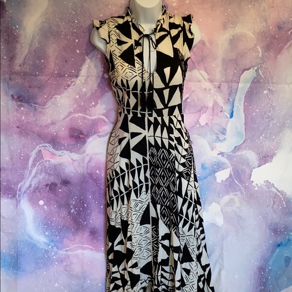 Dress - Picture 3 of 4